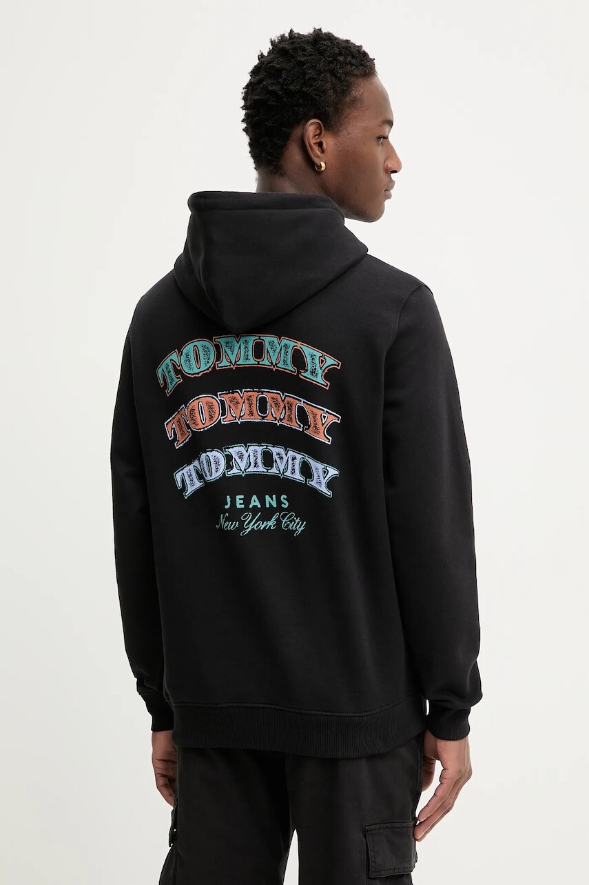 Bavlnená mikina Tommy Jeans čierna farba, s kapucňou, s potlačou, DM0DM22365