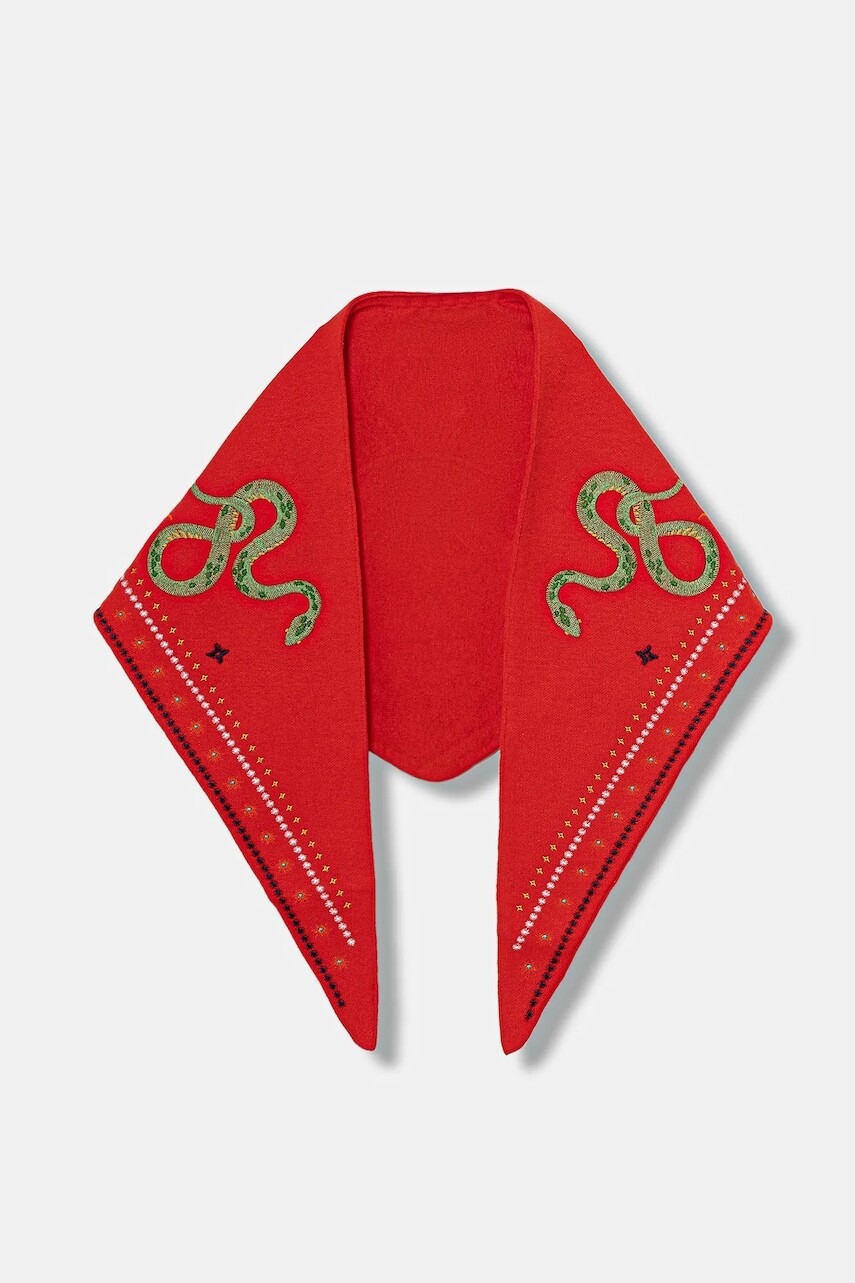 Šatka Never Fully Dressed Mystcial červená farba, s nášivkou, NFDA592