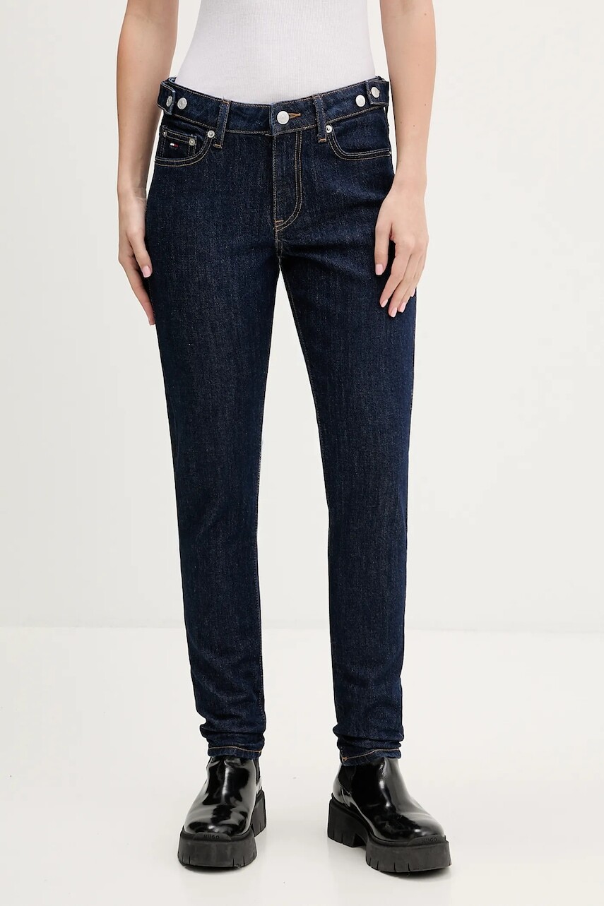 Rifle Tommy Jeans tmavomodrá farba, DW0DW22432