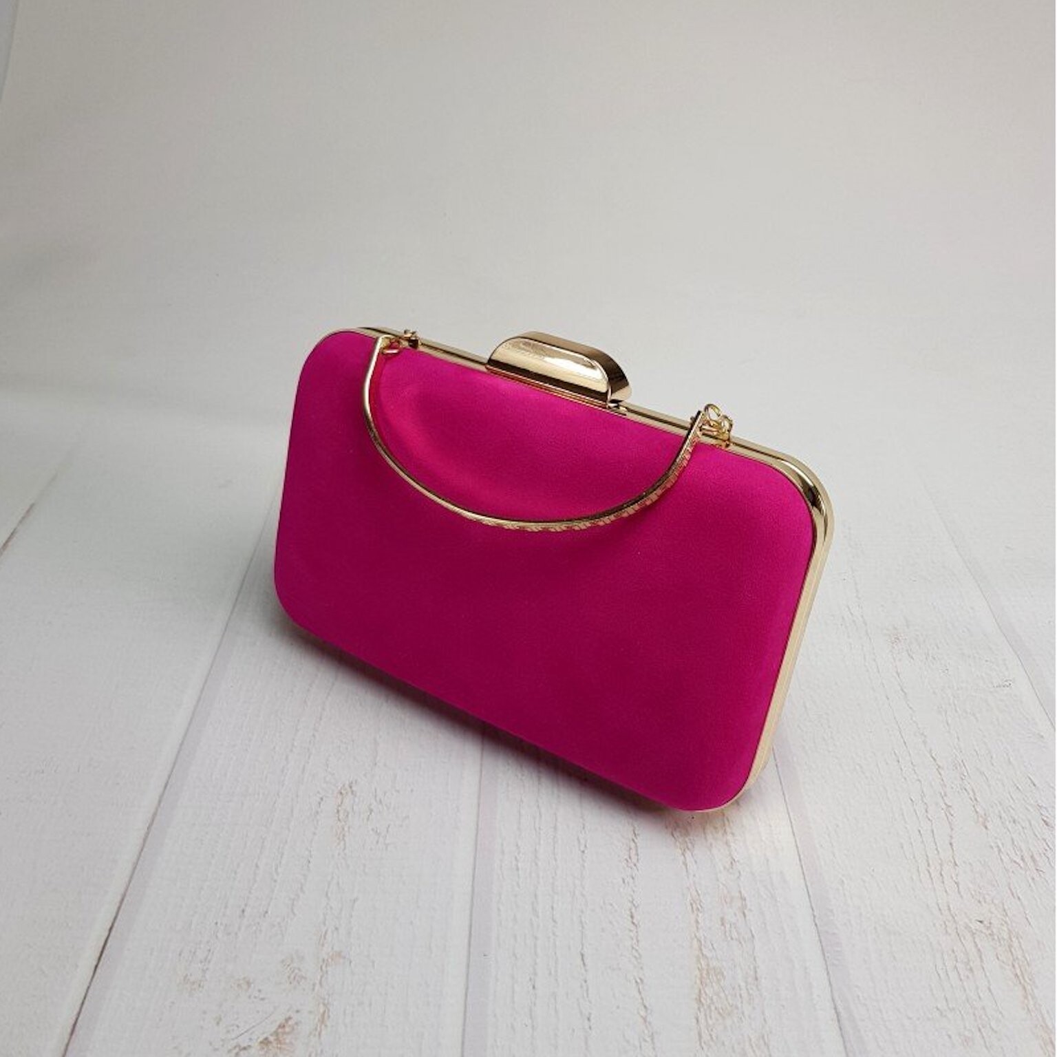 Cyklámenová zamatová kabelka