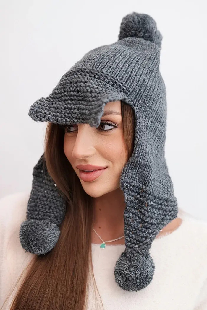 Kesi Dámska zimná čiapka s vlneným šiltom a pomponmi K475 grafitová