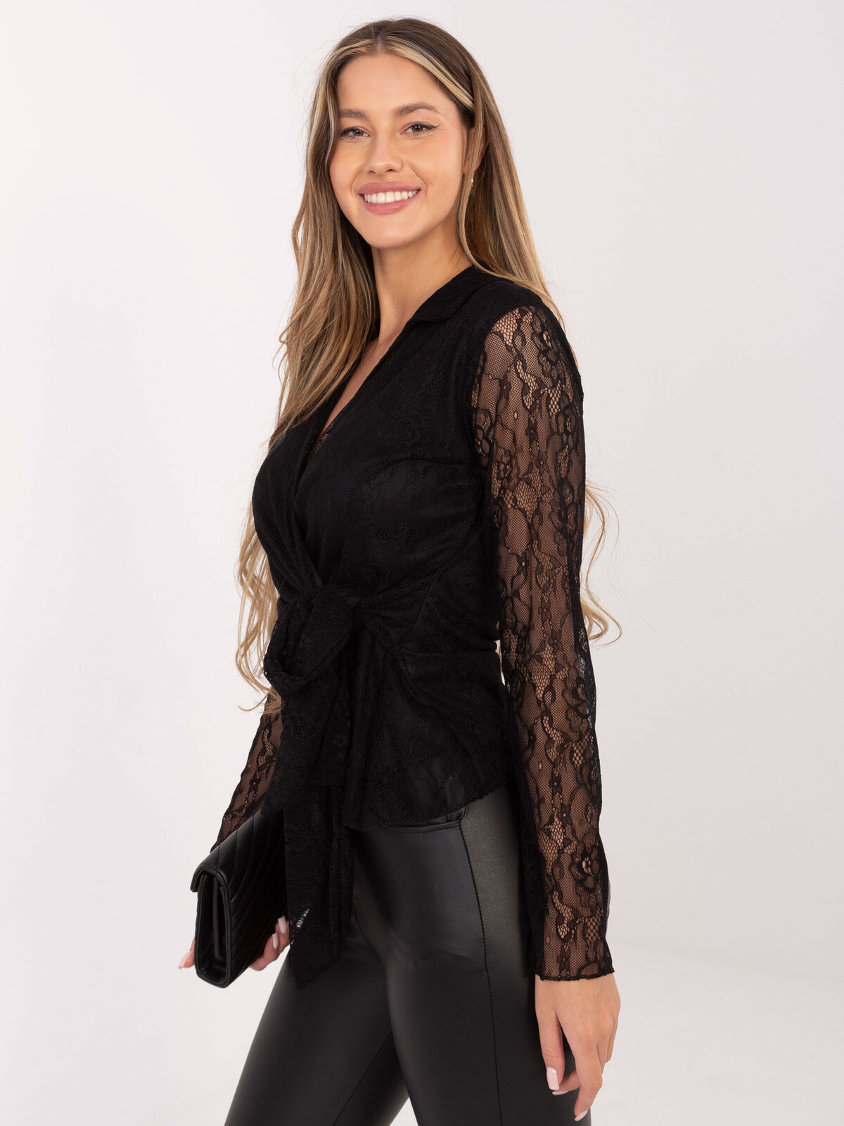 Čipkovaná blúzka s dlhým rukávom