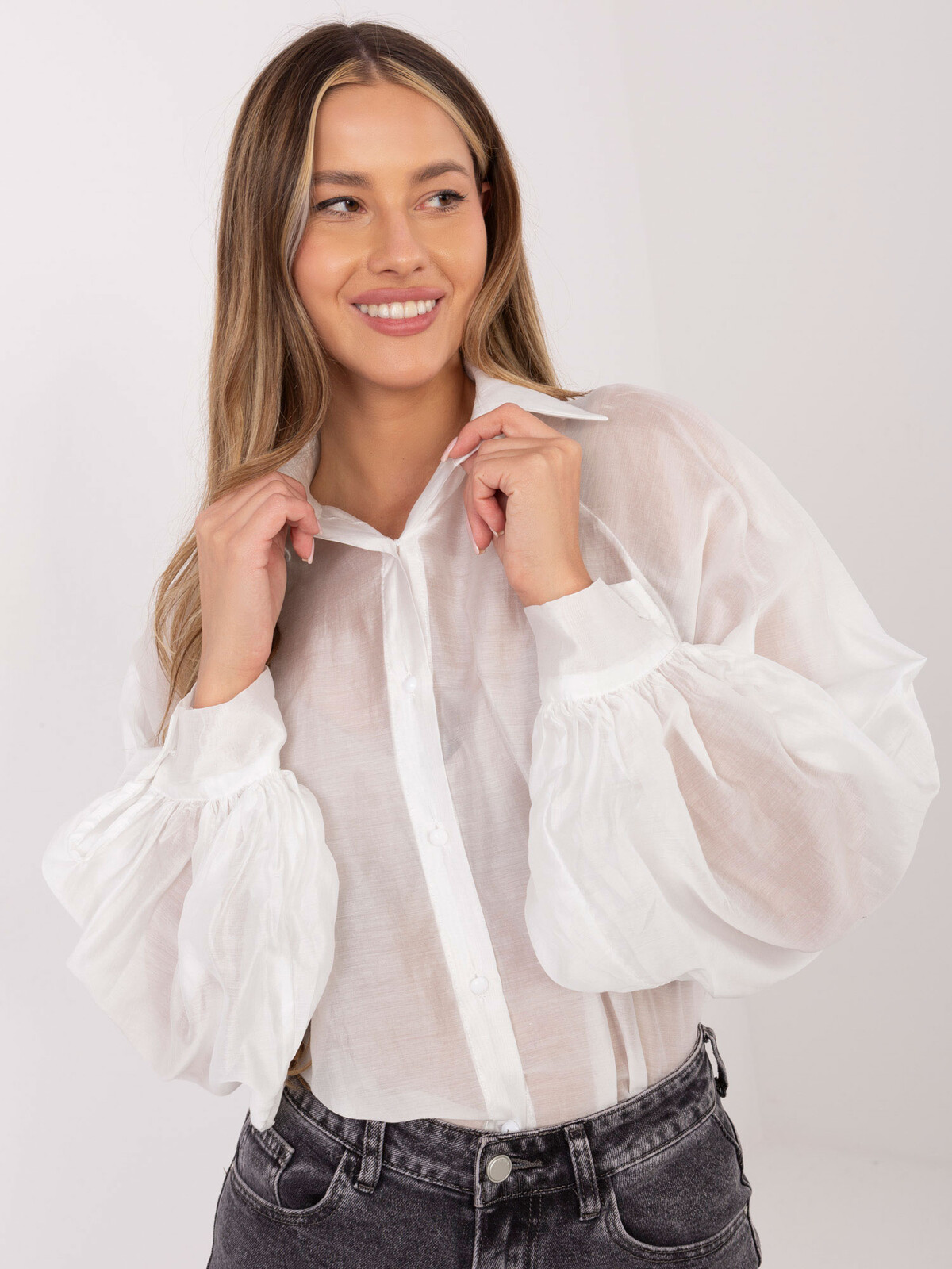 Biela jednofarebná blúzka