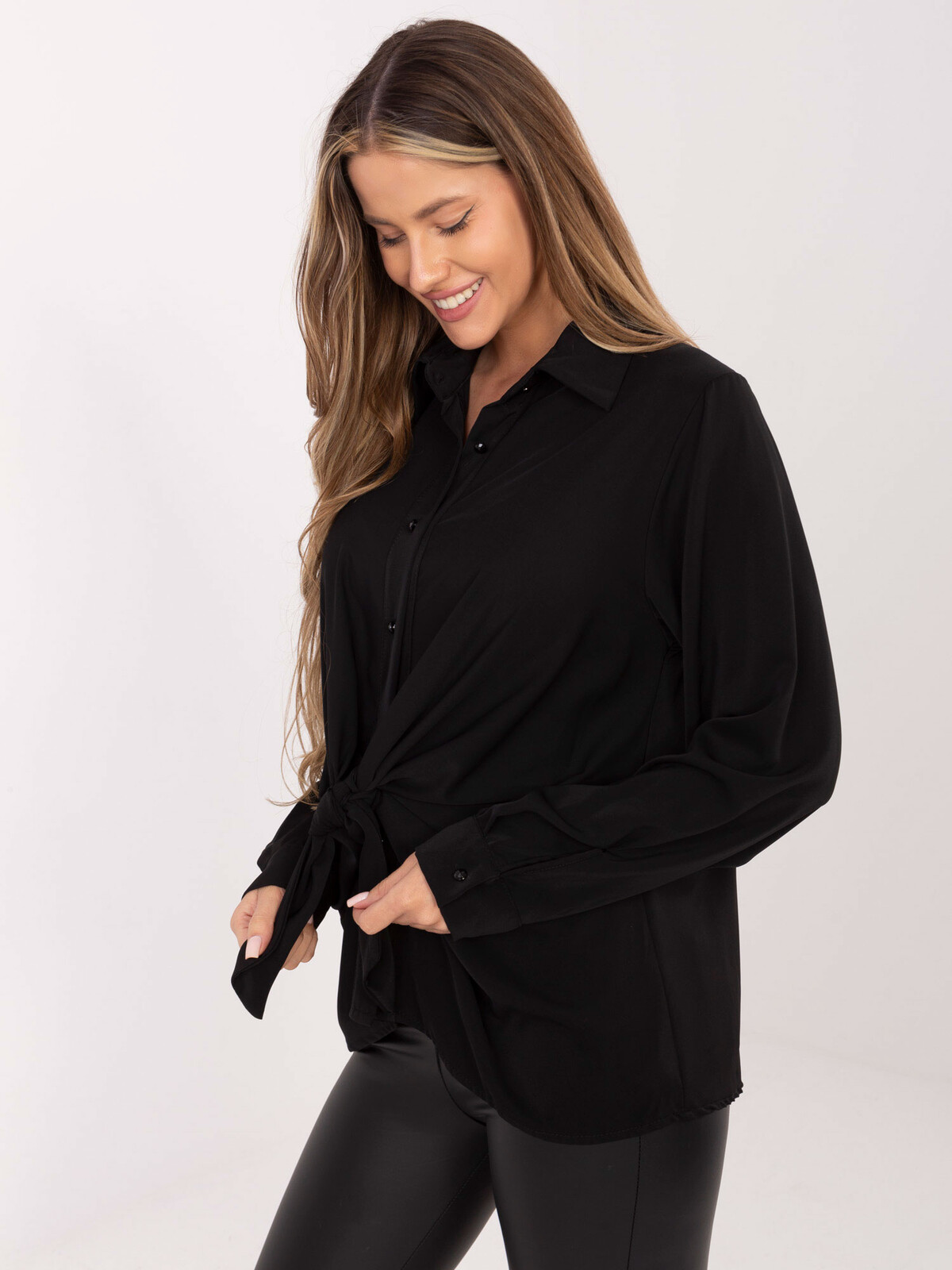 Čierna dámska košeľa s uzlom