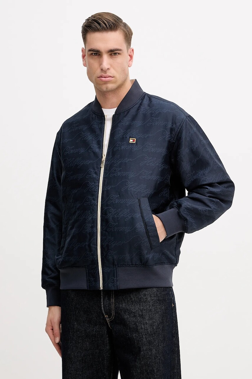 Obojstranná bunda bomber Tommy Hilfiger tmavomodrá farba, MW0MW42011