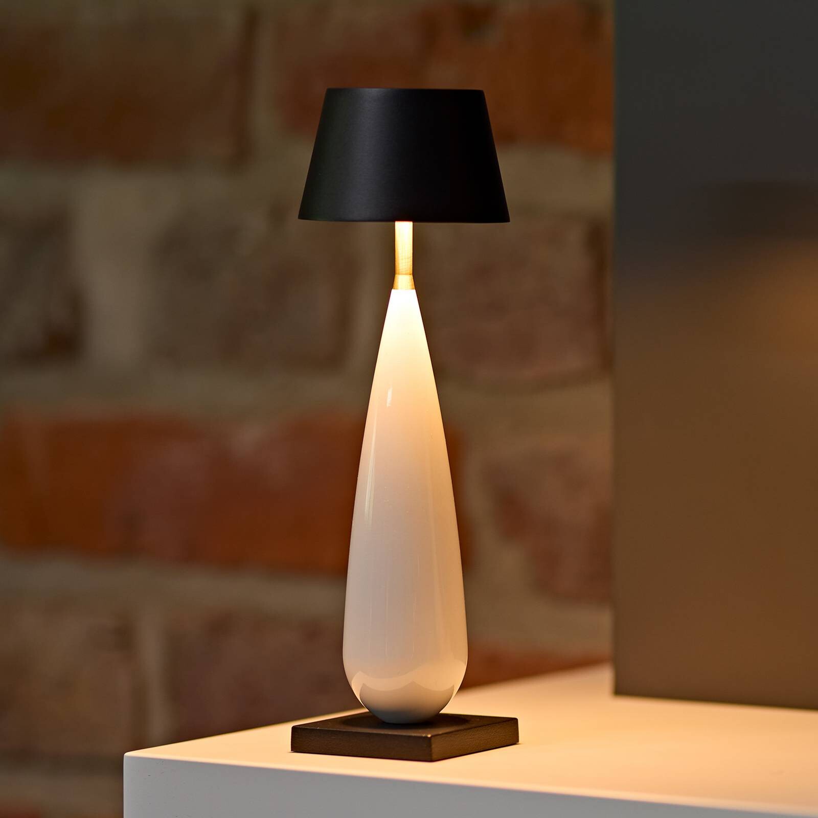 stolová LED lampa na batérie Thala, biela/čierna, IP65, 24 cm