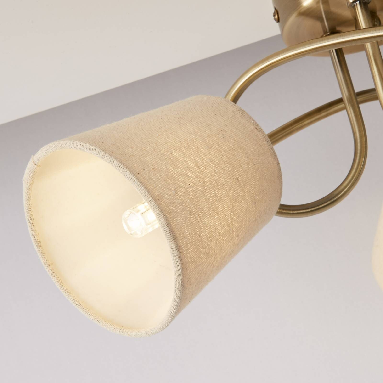Stropné svietidlo Waris, mosadz/krémová, textil/kov, 3-pl