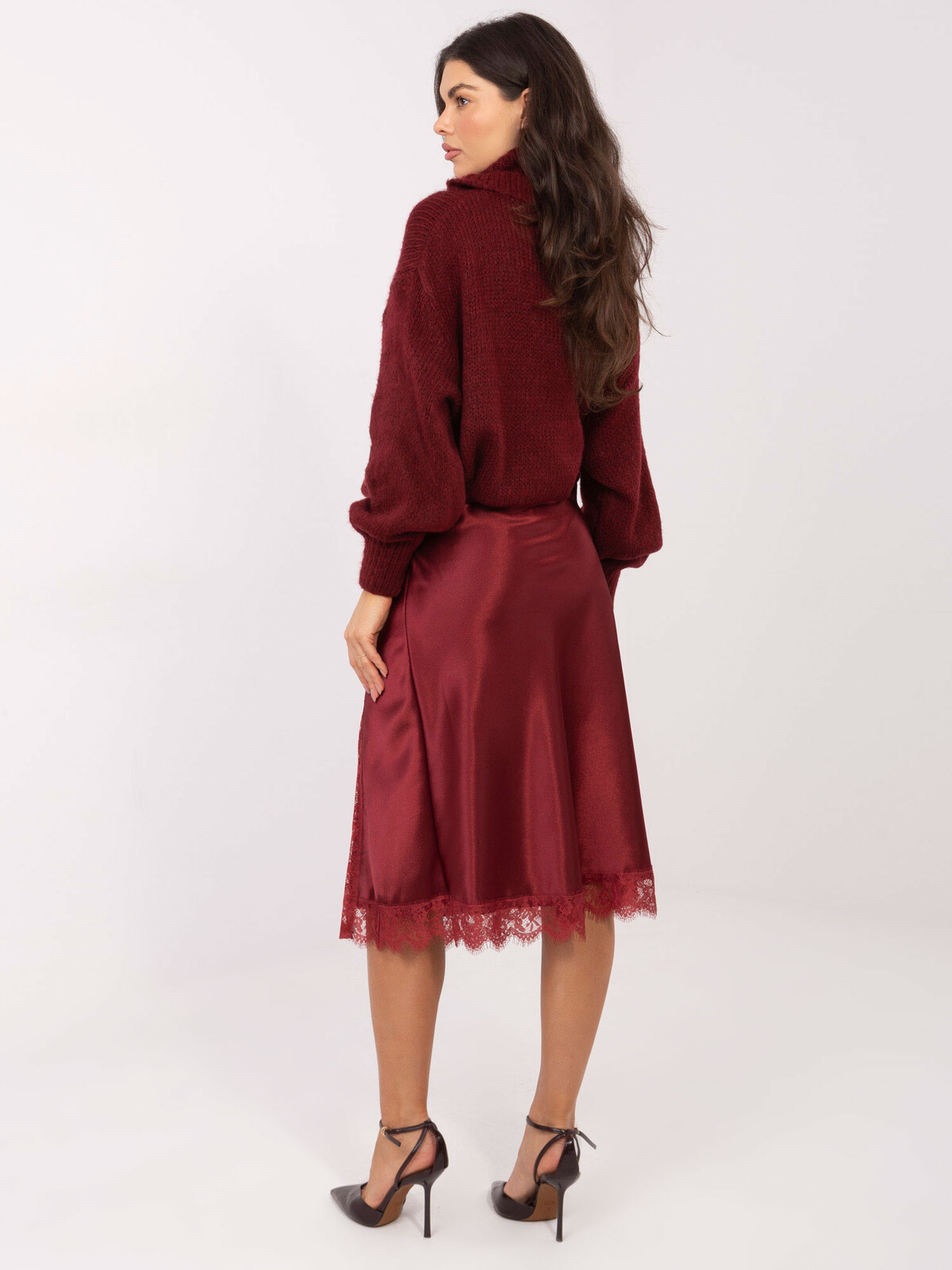 Bordová asymetrická sukňa s čipkou