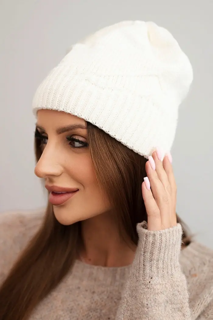 Dámska zimná čiapka Kesi K471 ecru