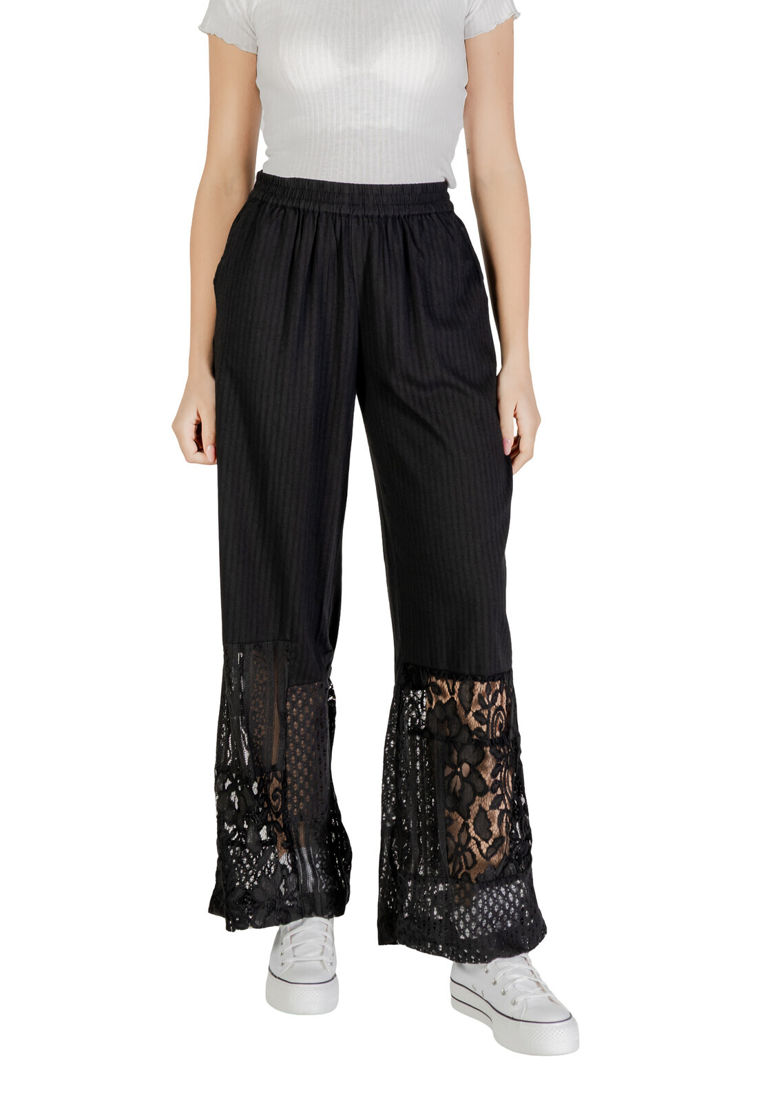 Čierne nohavice Ichi s čipkou