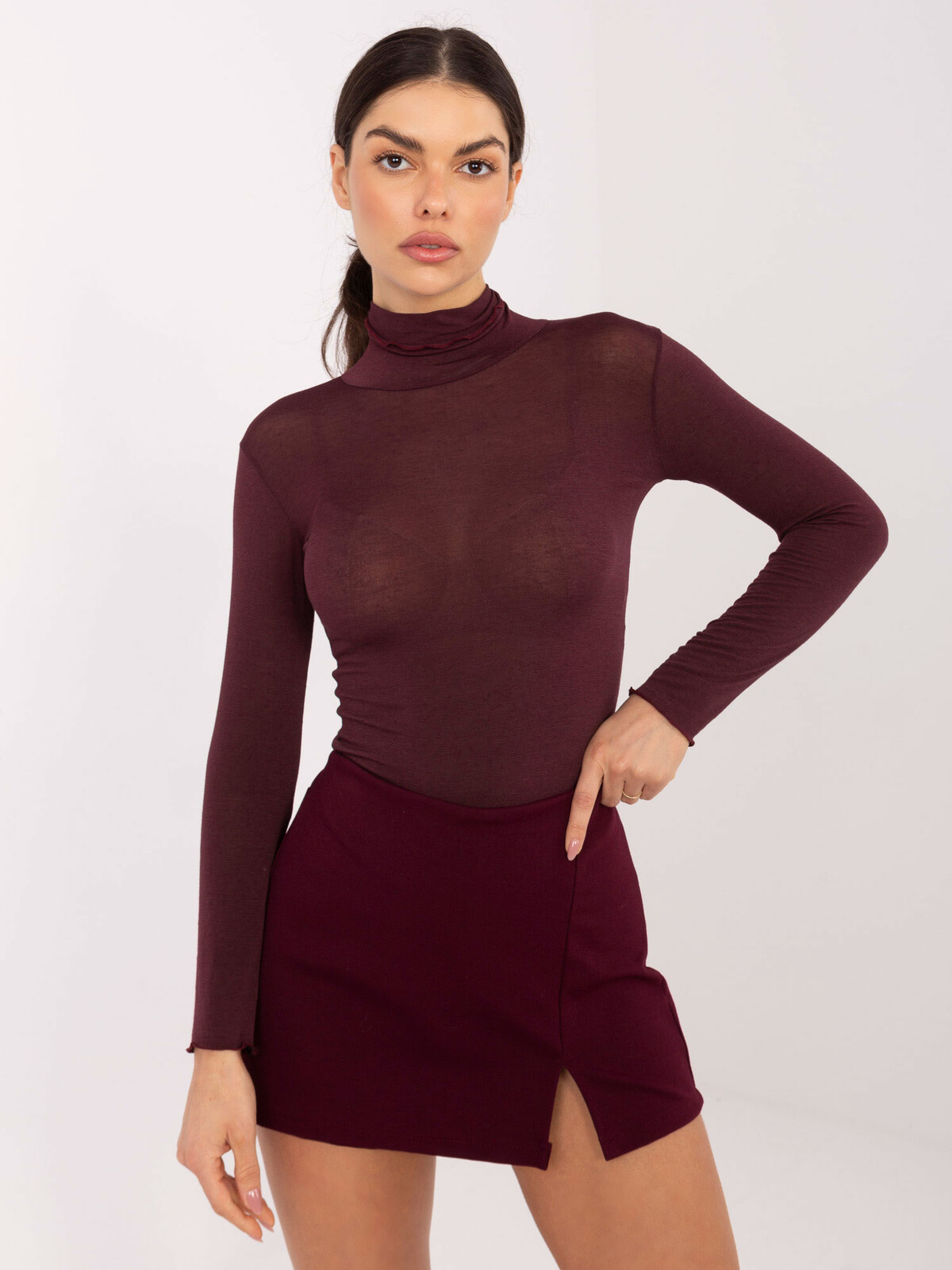 Bordové módne kraťasy s vysokým pásom