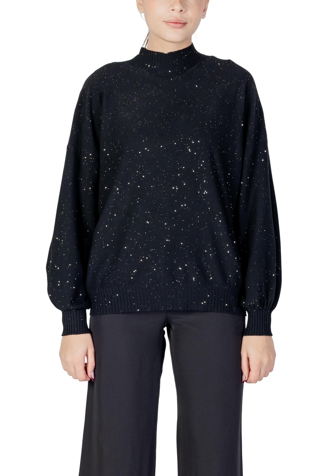 Čierny sveter s trblietkami