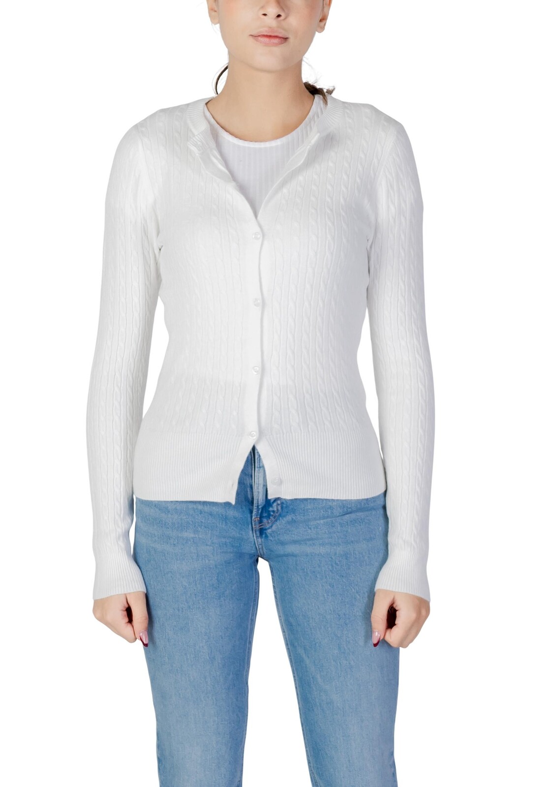 Biely sveter s gombíkmi