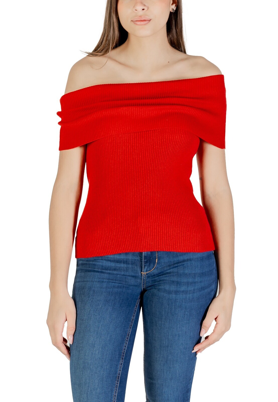 Červený top s lodičkovým výstrihom