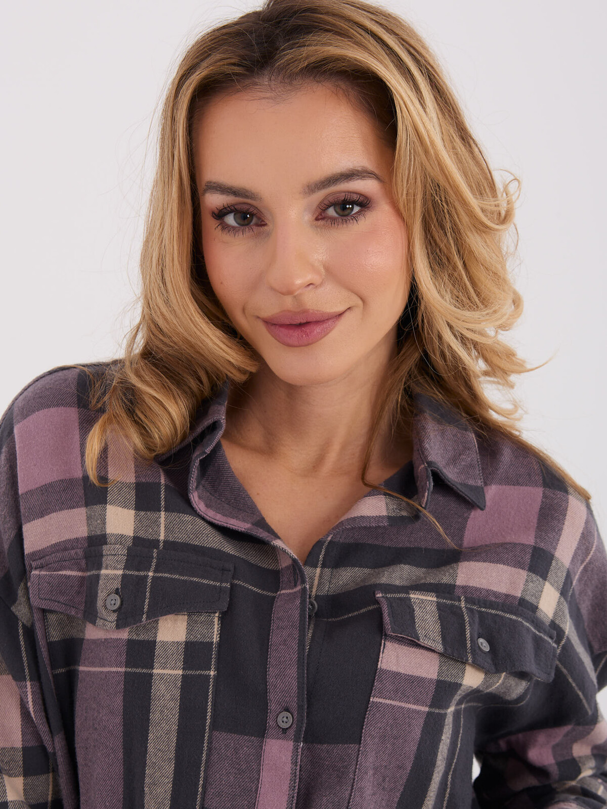 Dámska károvaná košeľa v šedo-ružovej farbe