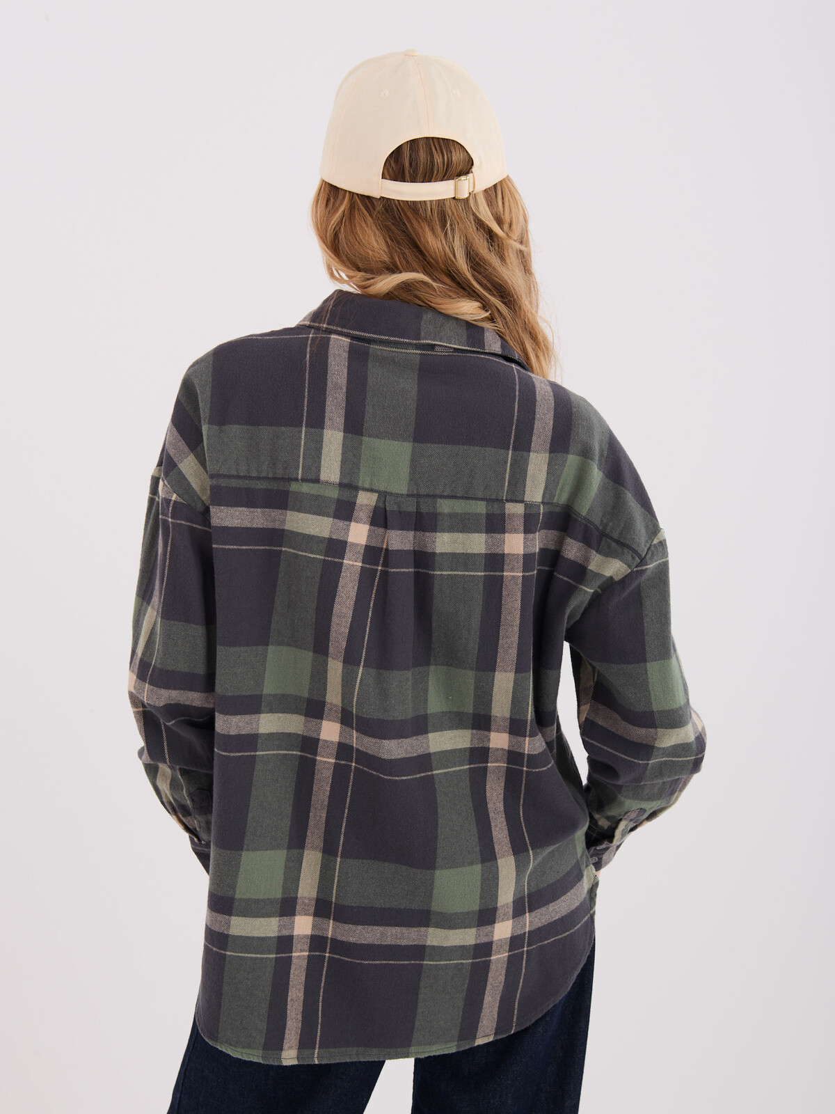 Károvaná košeľa v khaki odtieni