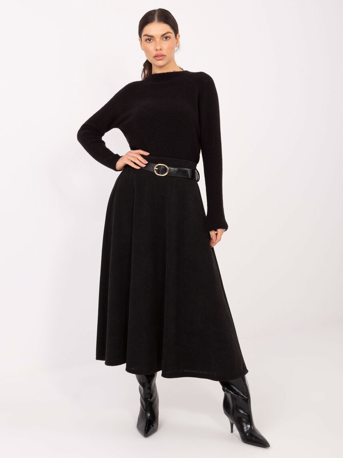 Čierna midi sukňa s opaskom