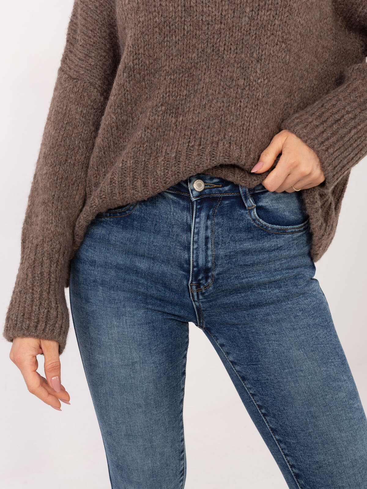 Dámske slim fit rifle v tmavomodrej farbe