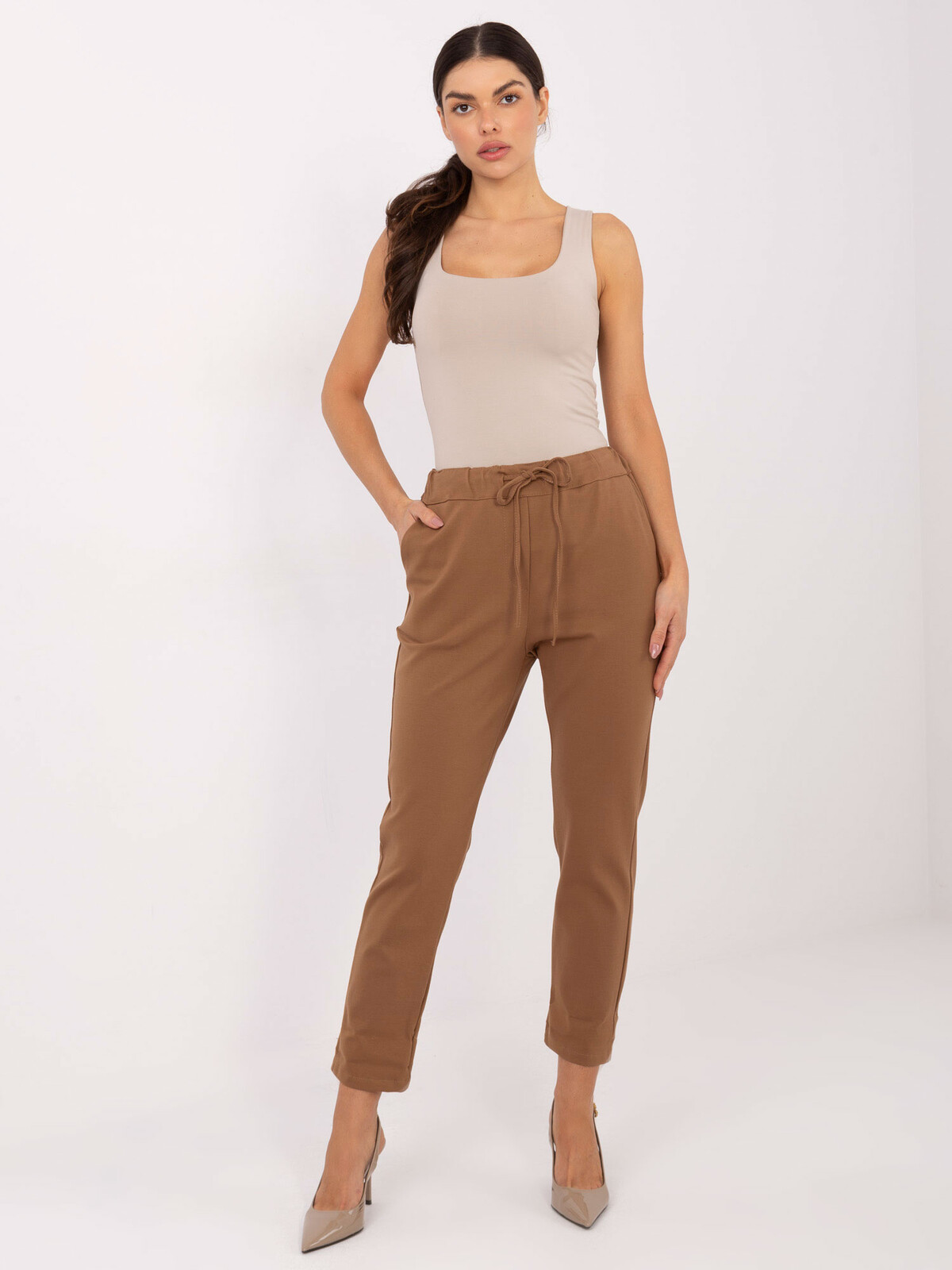 Jednofarebné nohavice camel