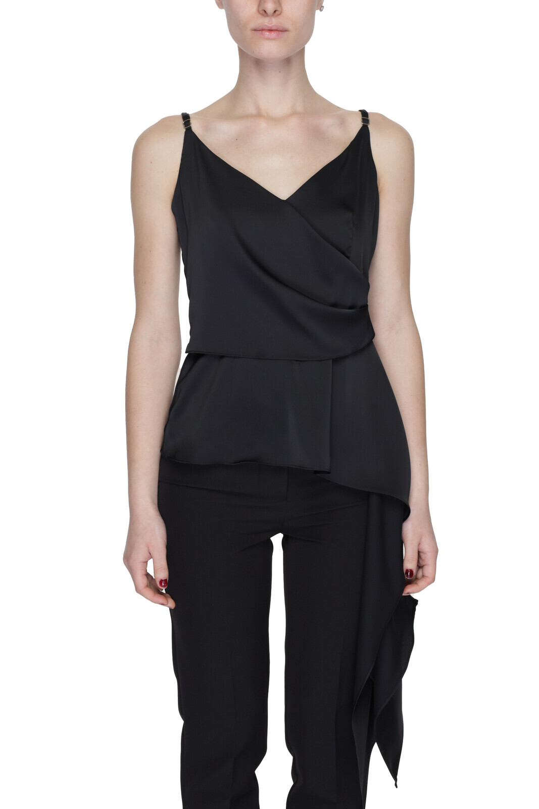 Čierny top na ramienka