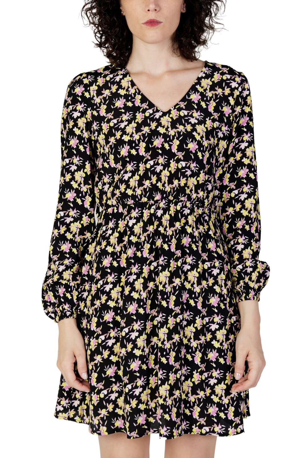 Kvetinové šaty s dlhým rukávom