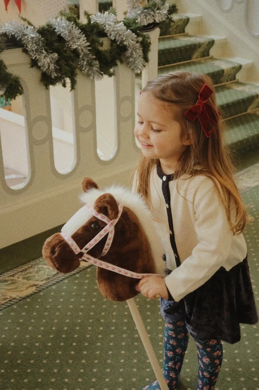 Koník na palici Konges Sløjd STORMY HORSE KS104439