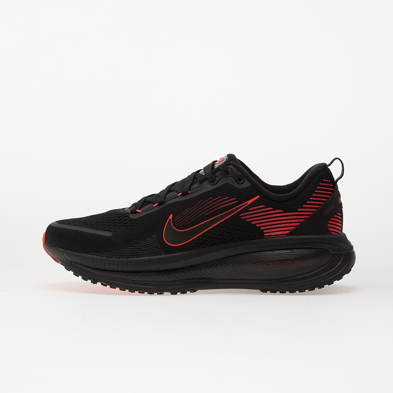 Tenisky Nike Vomero 18 Black/ Black-Bright Crimson-Anthracite EUR 45