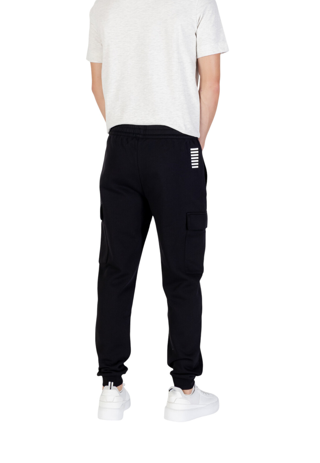 Čierne pánske joggers EA7