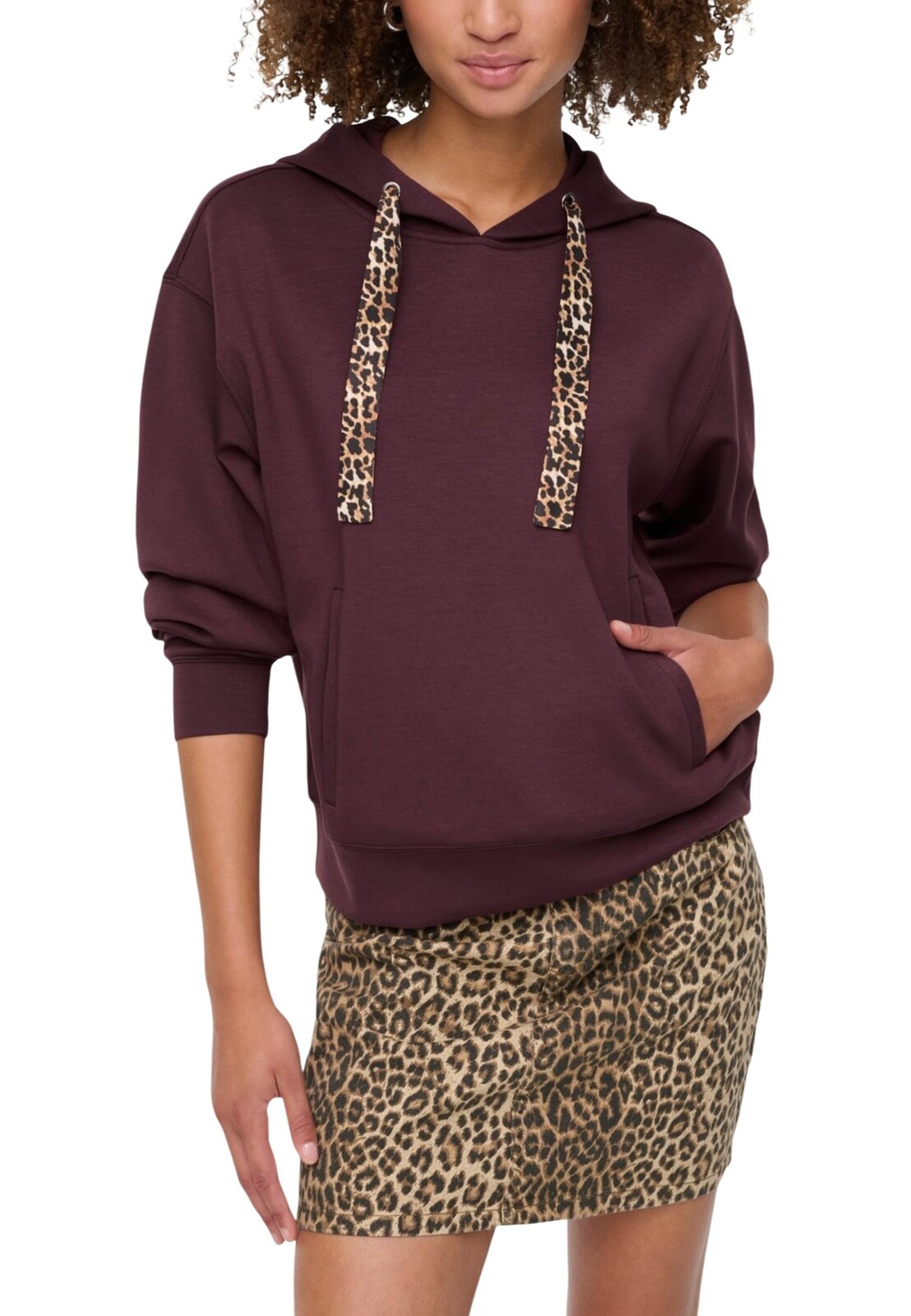 Dámska mikina s kapucňou a leopardou sukňou