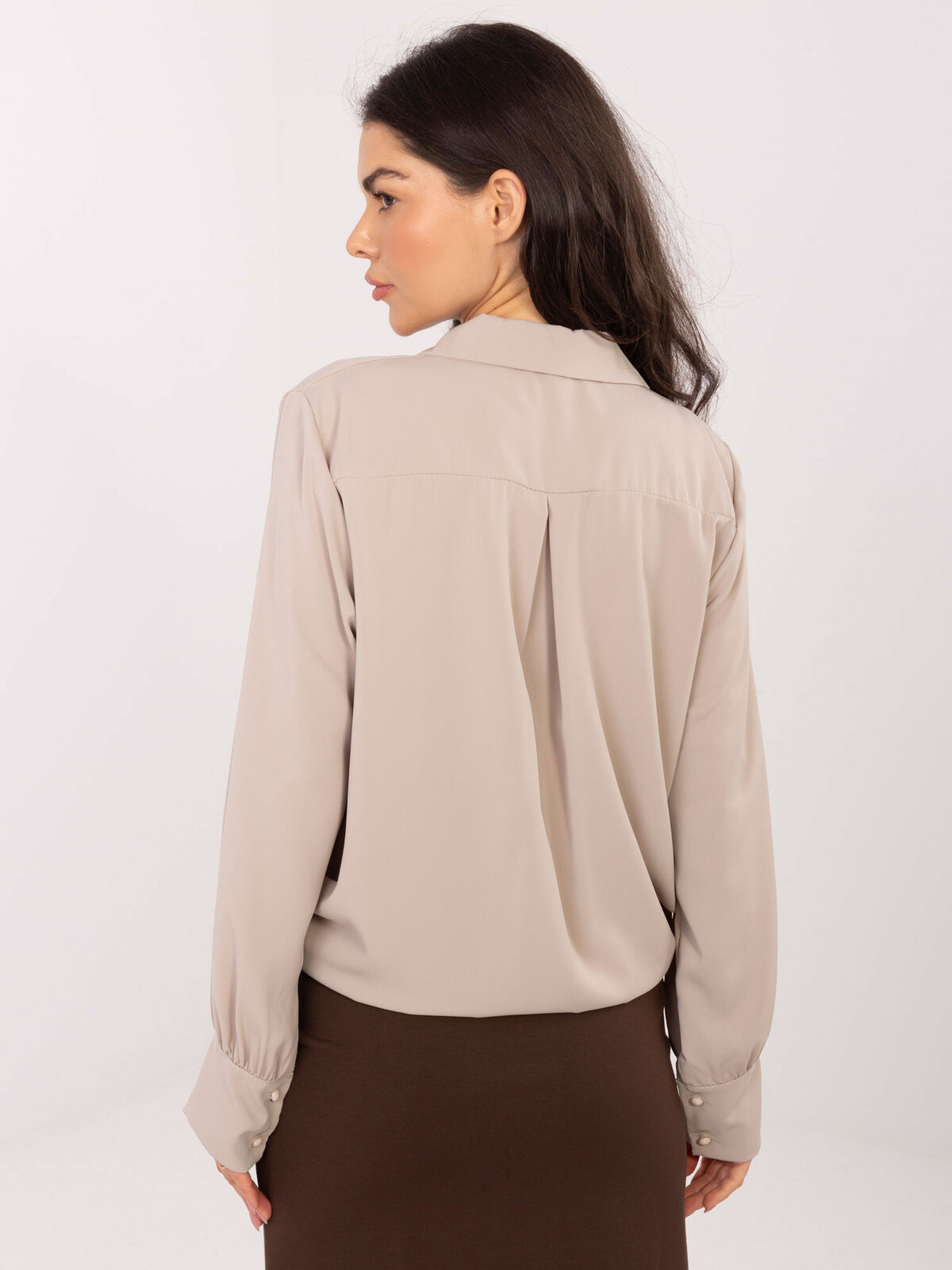 Béžová blúzka s volánmi
