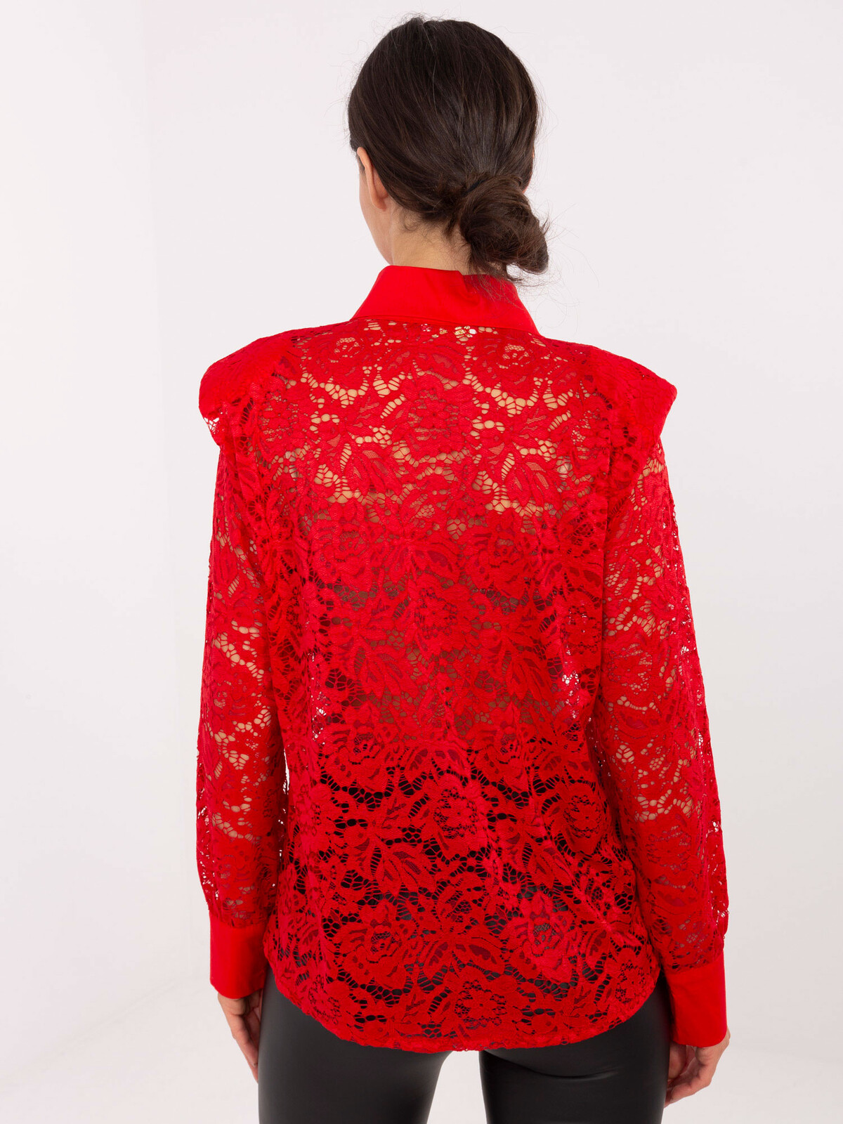 Červená čipkovaná blúzka