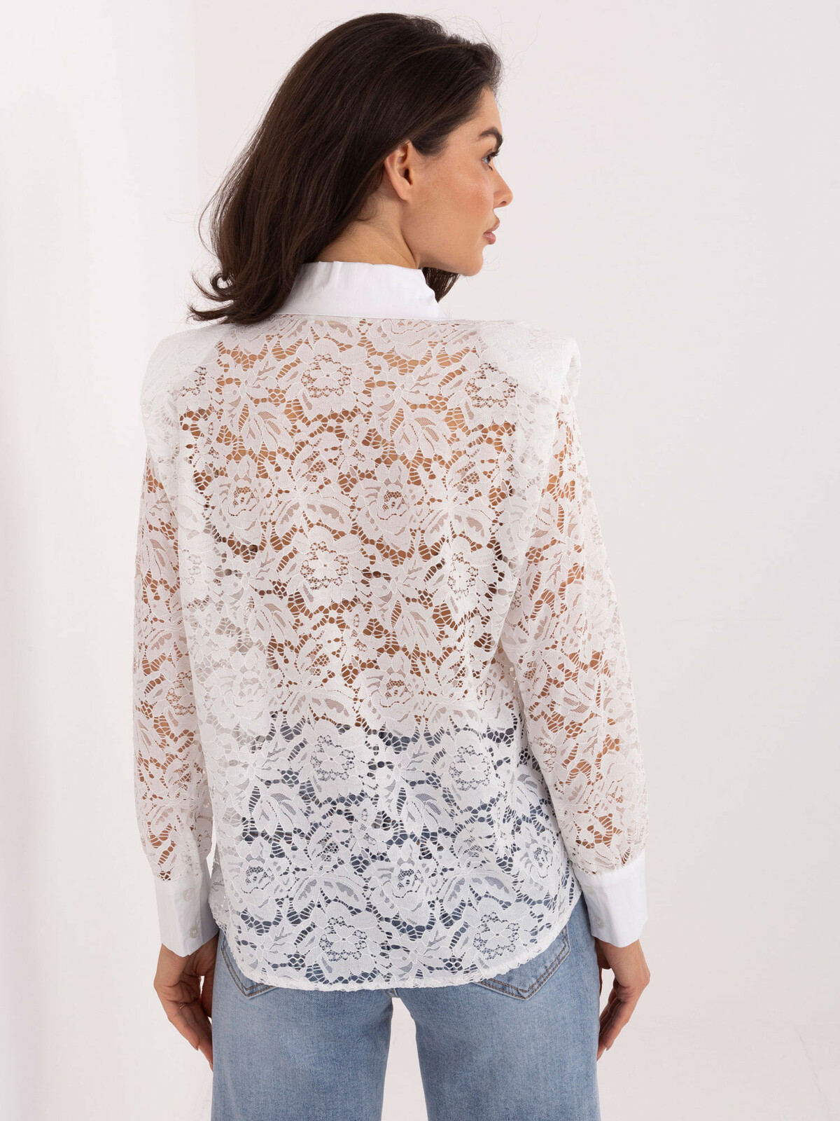 Biela čipkovaná blúzka