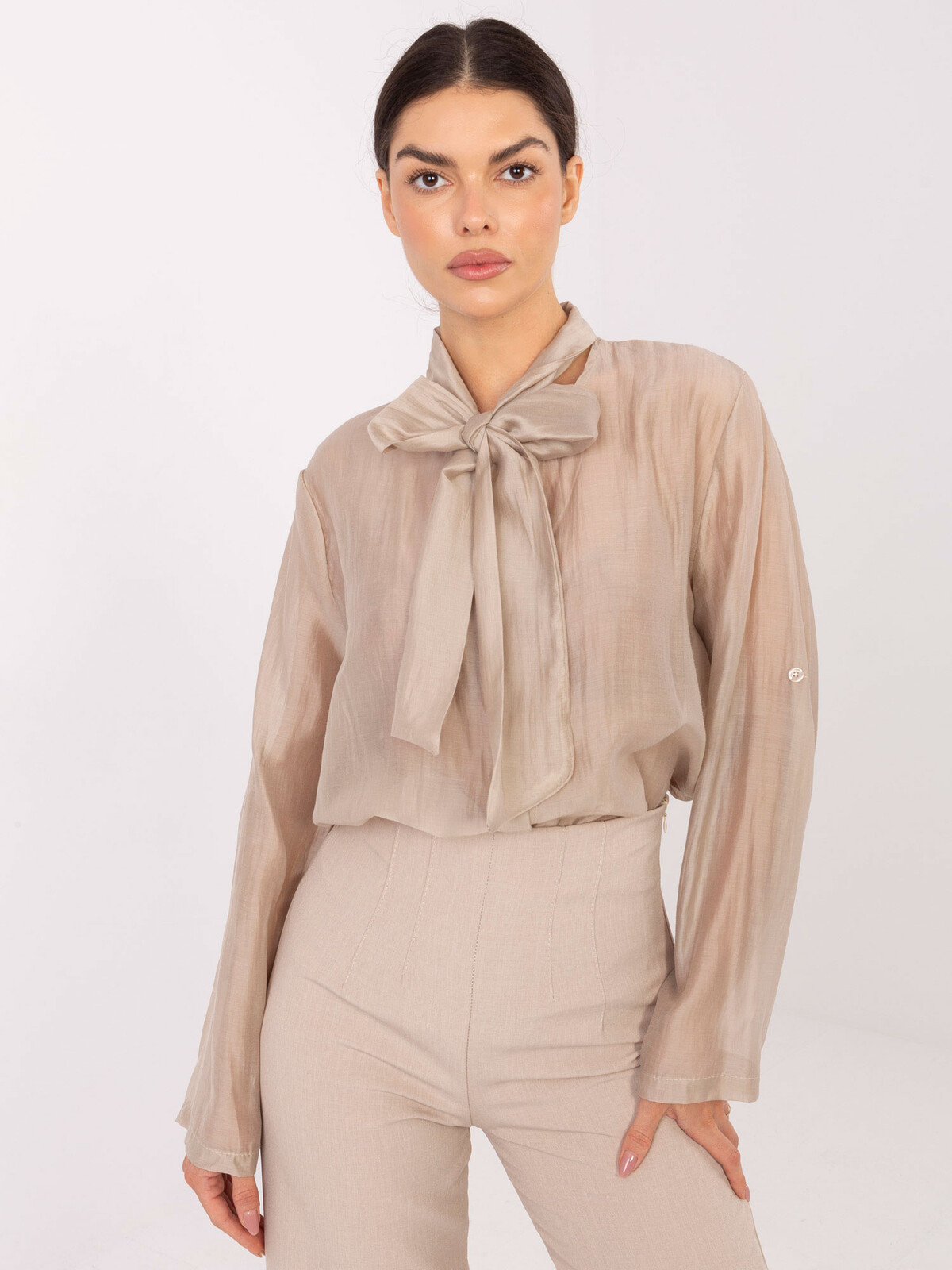 Béžová blúzka s mašľou