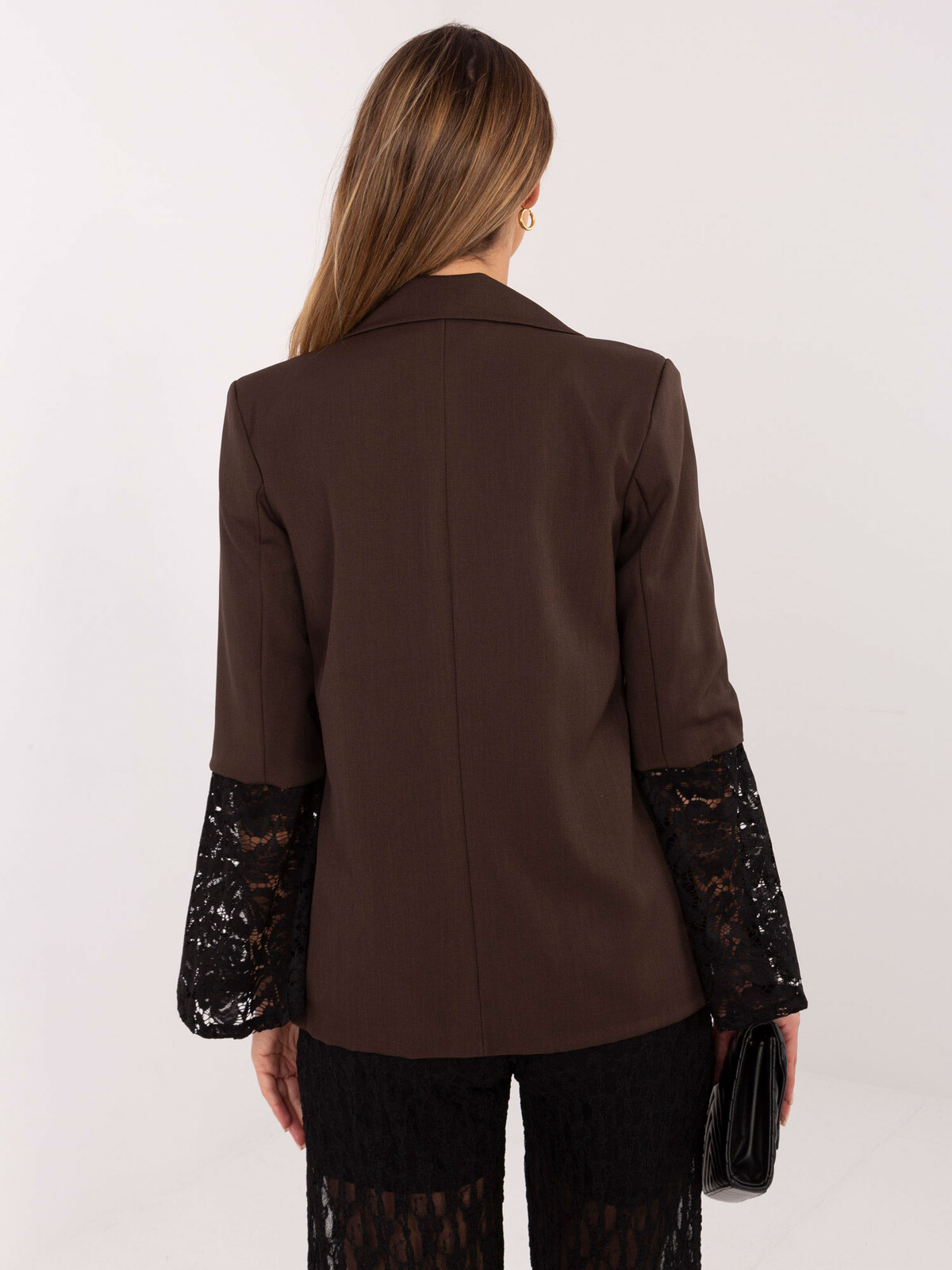 Dámsky sako s čipkovanými rukávmi