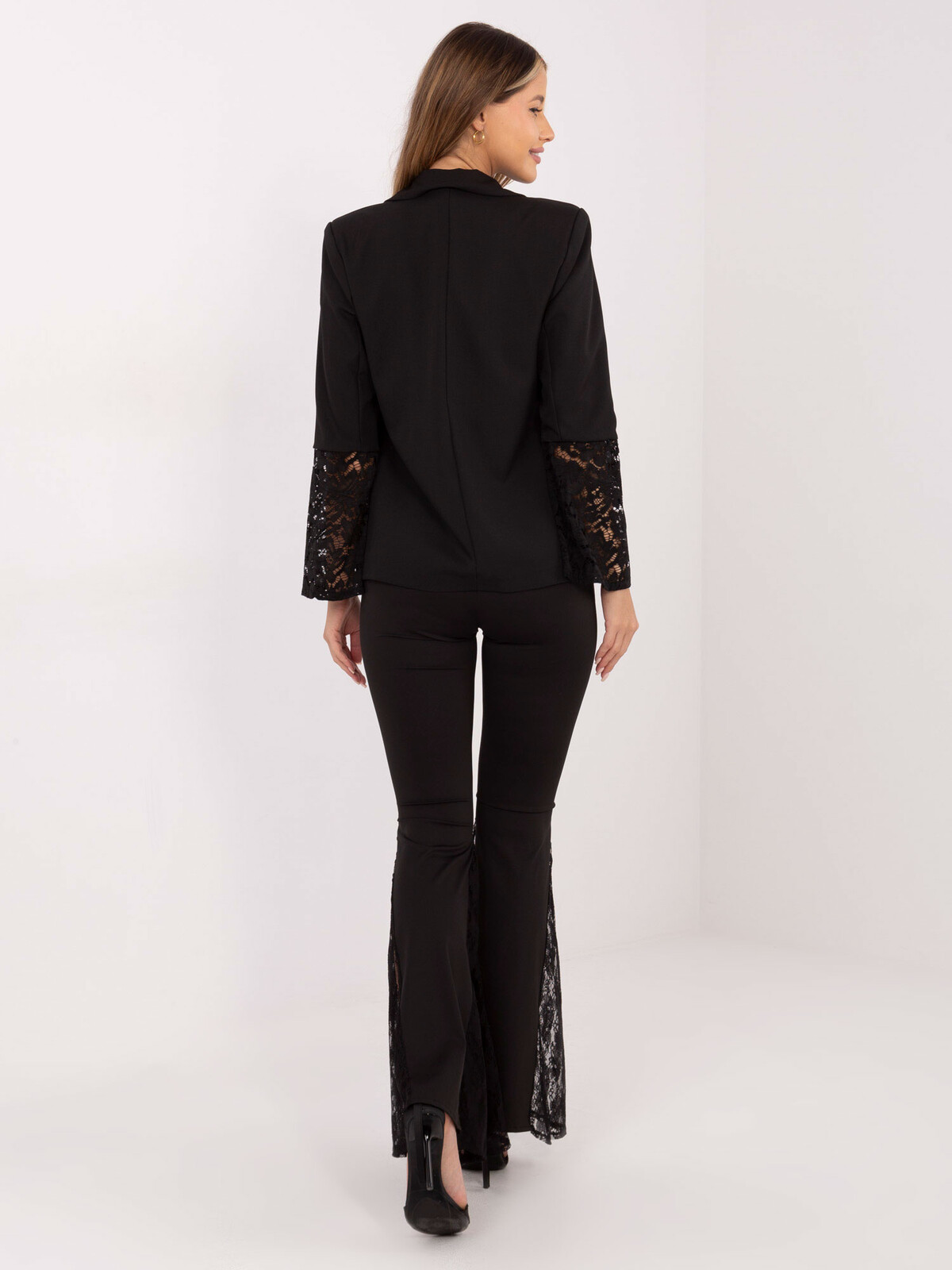 Čierne nohavice s čipkou