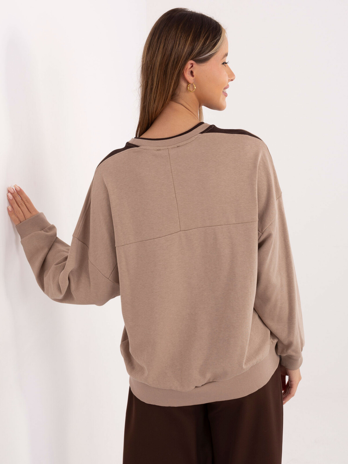 Dámska mikina v tmavobéžovej farbe