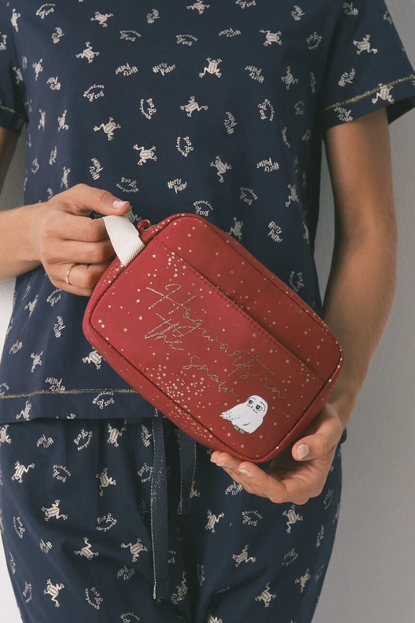 Cestovná kozmetická taštička women'secret x HARRY POTTER červená farba, 4842055