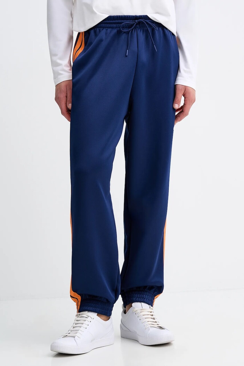 Tepláky adidas Stadium tmavomodrá farba, s nášivkou, KC0414