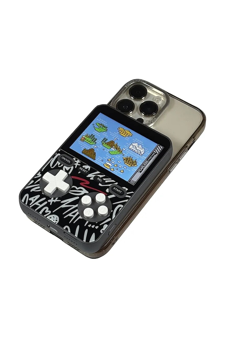 Powerbanka s integrovanou hernou konzolou Reset Club Powerbank Gaming 7,5 × 2 × 11,5 cm viac farieb