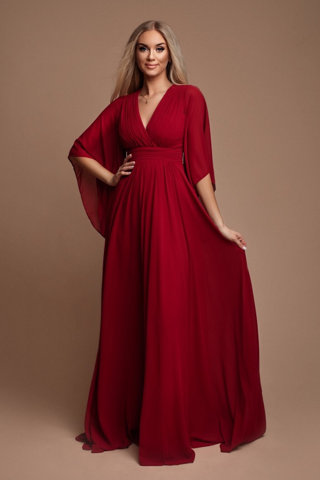 Eva & Lola Červené šifónové šaty s voľnými rukávmi Veľkosť: S