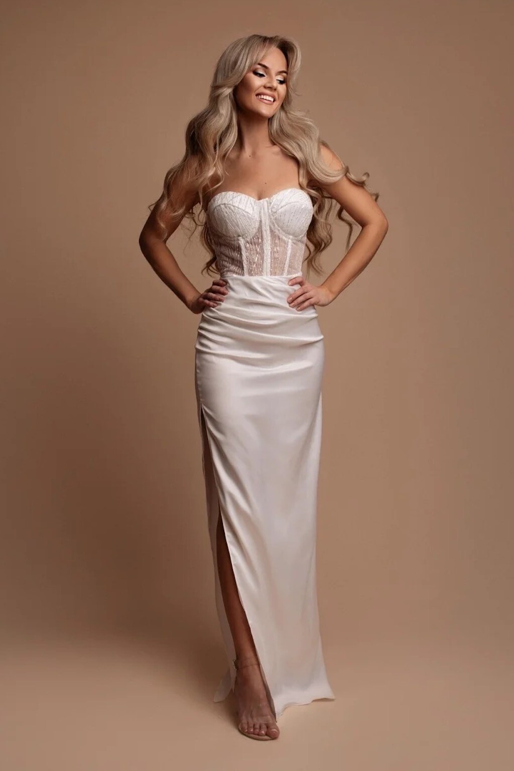 Eva & Lola Biele priliehavé šaty s flitrovaným korzetom Veľkosť: L