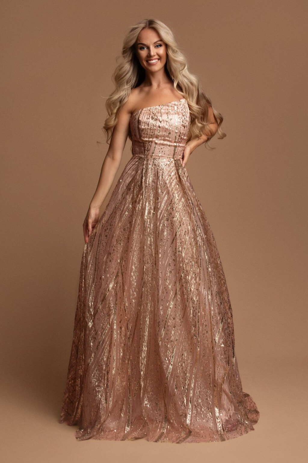 Eva & Lola Staroružové spoločenské šaty s flitrami Veľkosť: M