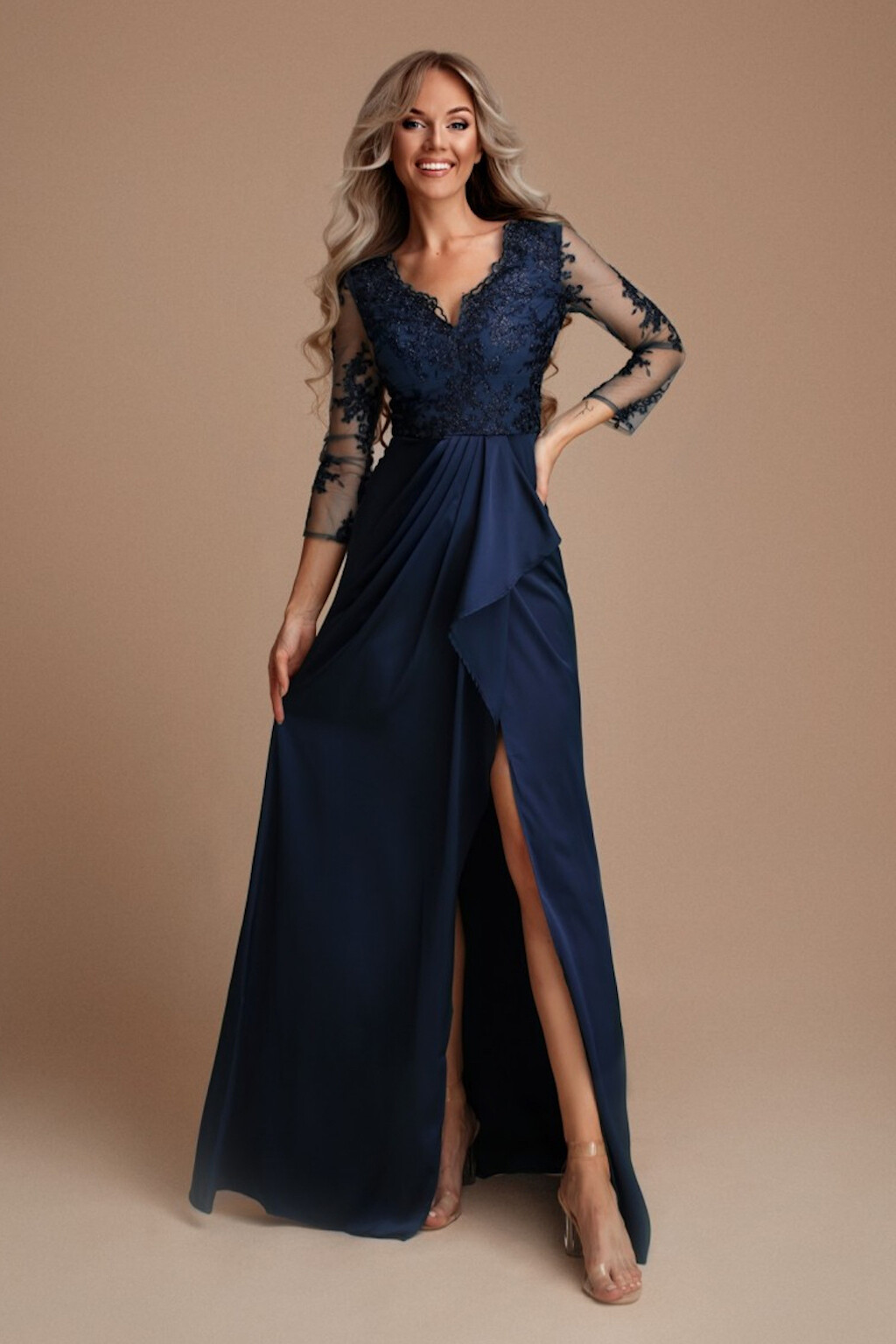 Eva & Lola Tmavomodré spoločenské šaty s krajkou Veľkosť: S