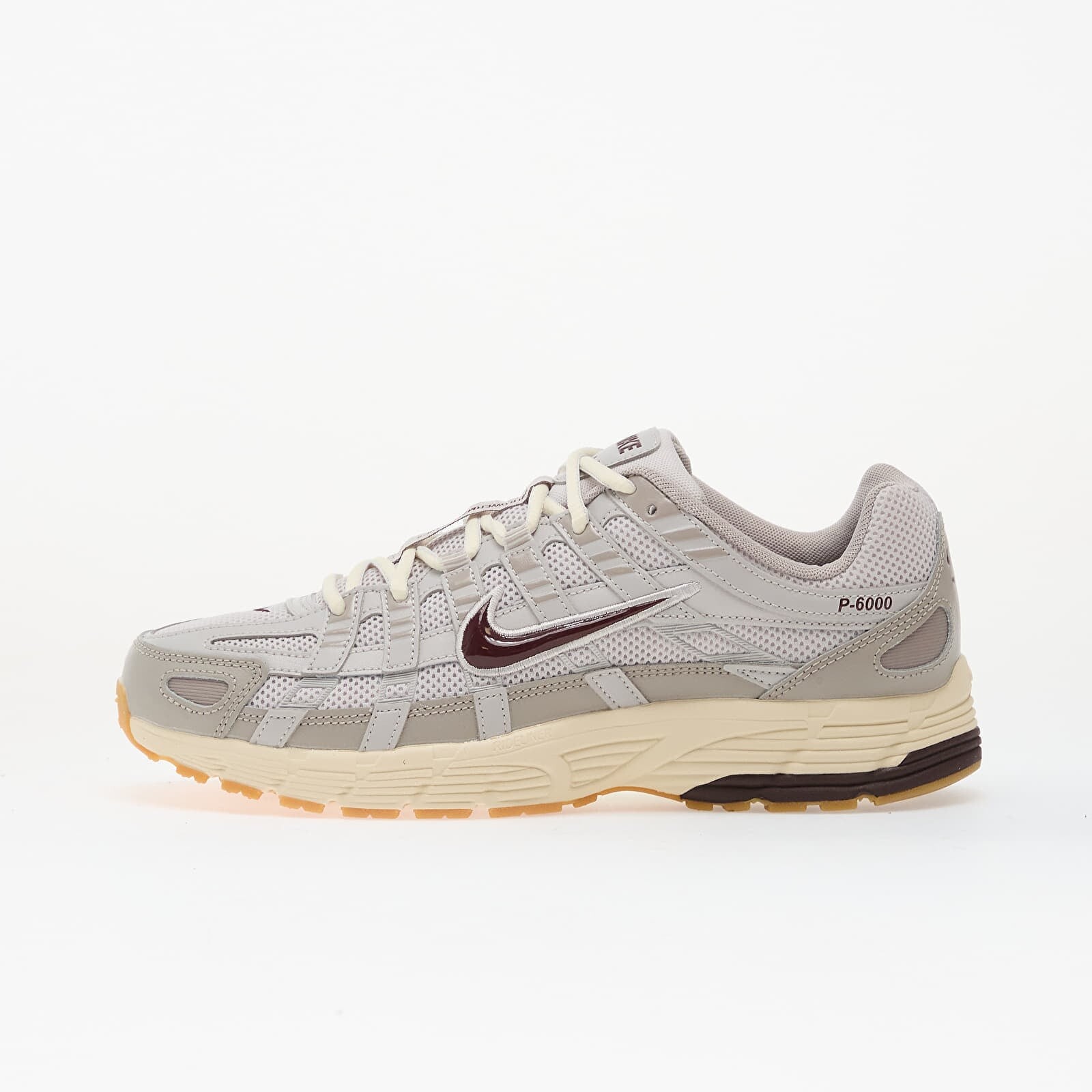 Tenisky Nike P-6000 College Grey/ Burgundy Crush-Vast Grey EUR 42