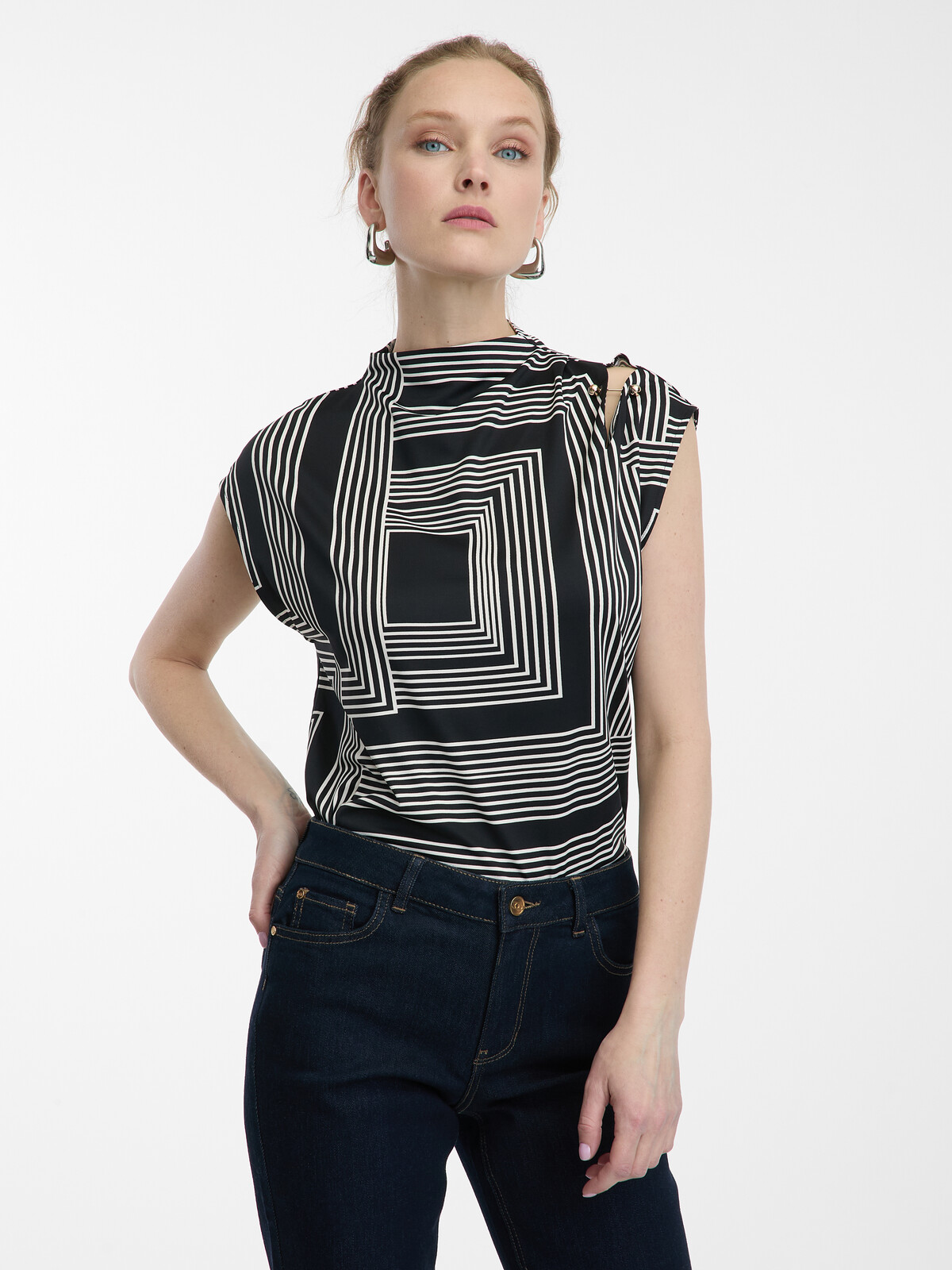 Čierna vzorovaná blúzka ORSAY