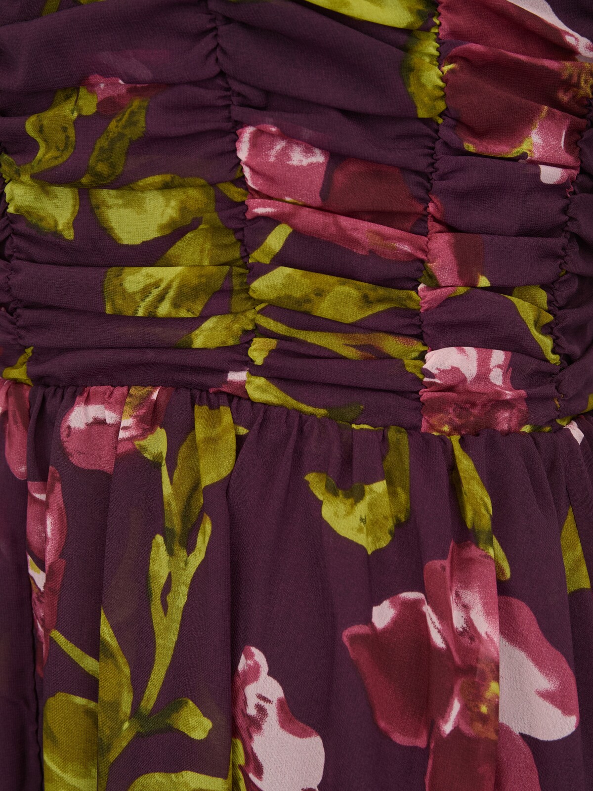 Fialové dámske midi šaty s kvetinovým vzorom