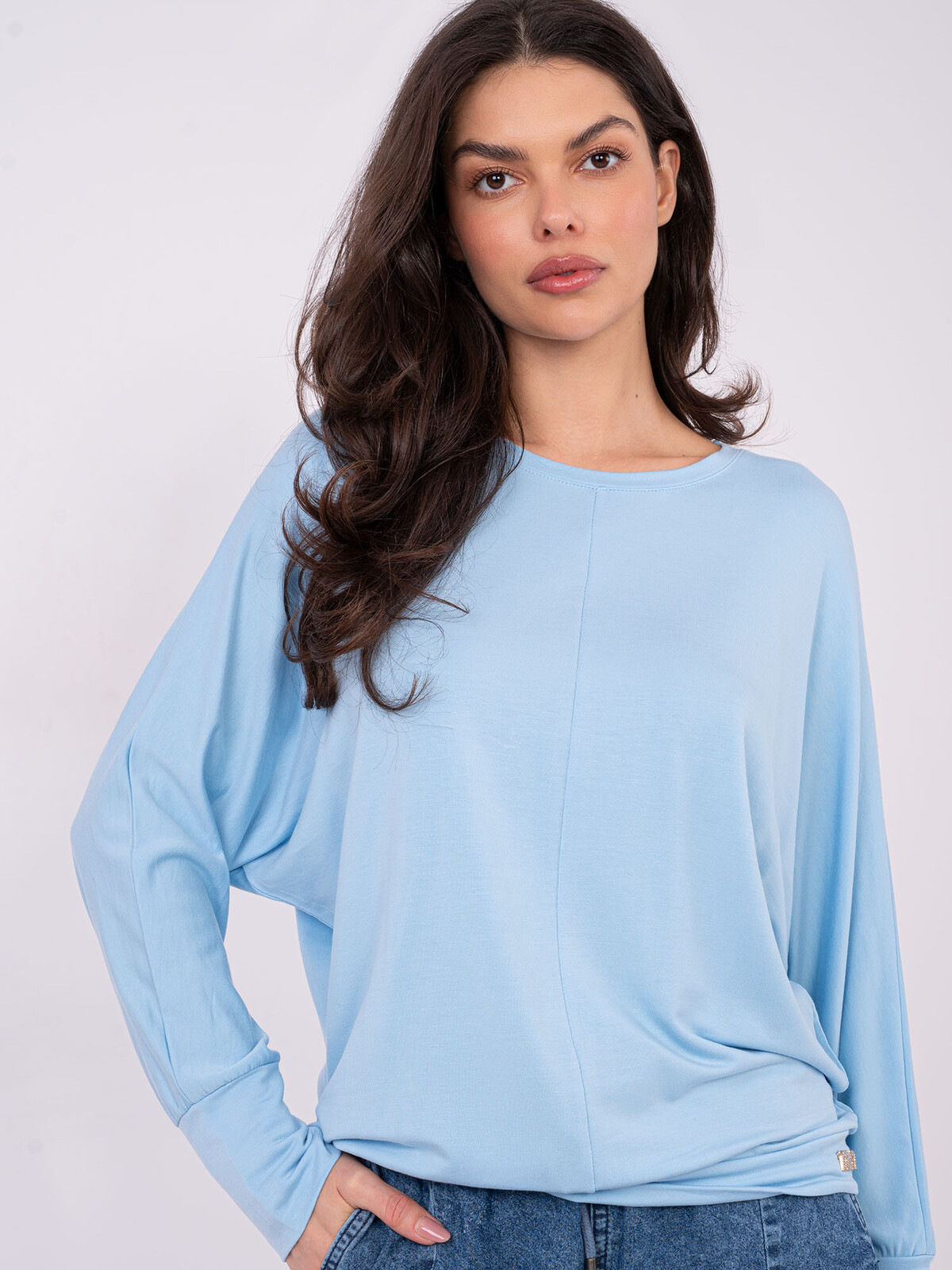 Svetlomodrá blúzka s dlhými rukávmi