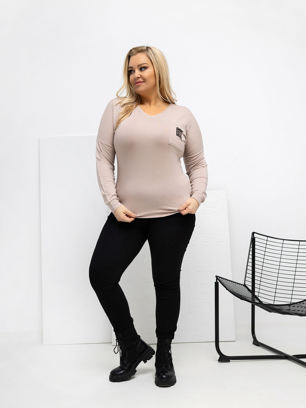 Plus size béžová blúzka s dlhým rukávom