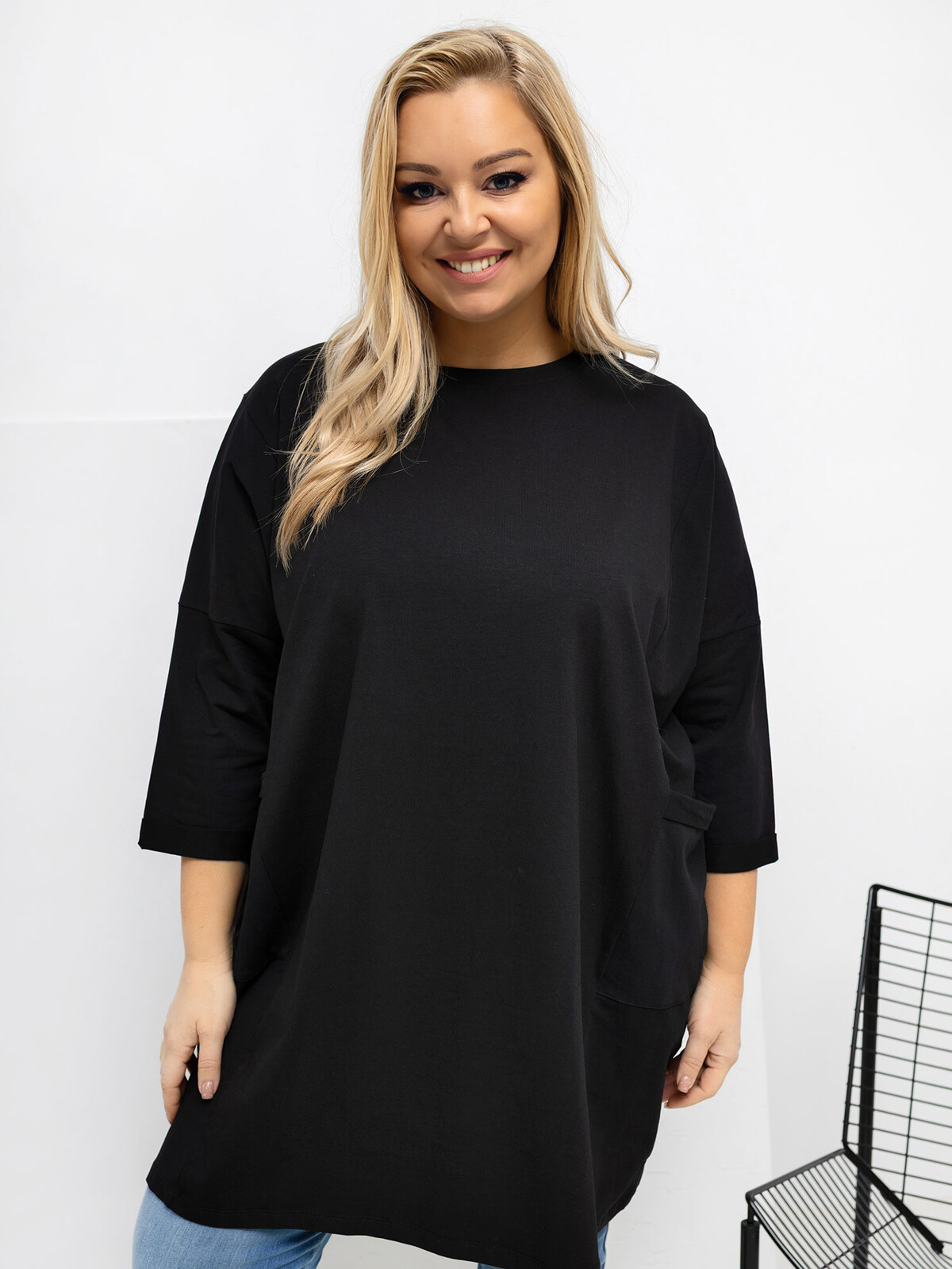 Čierna plus size blúzka