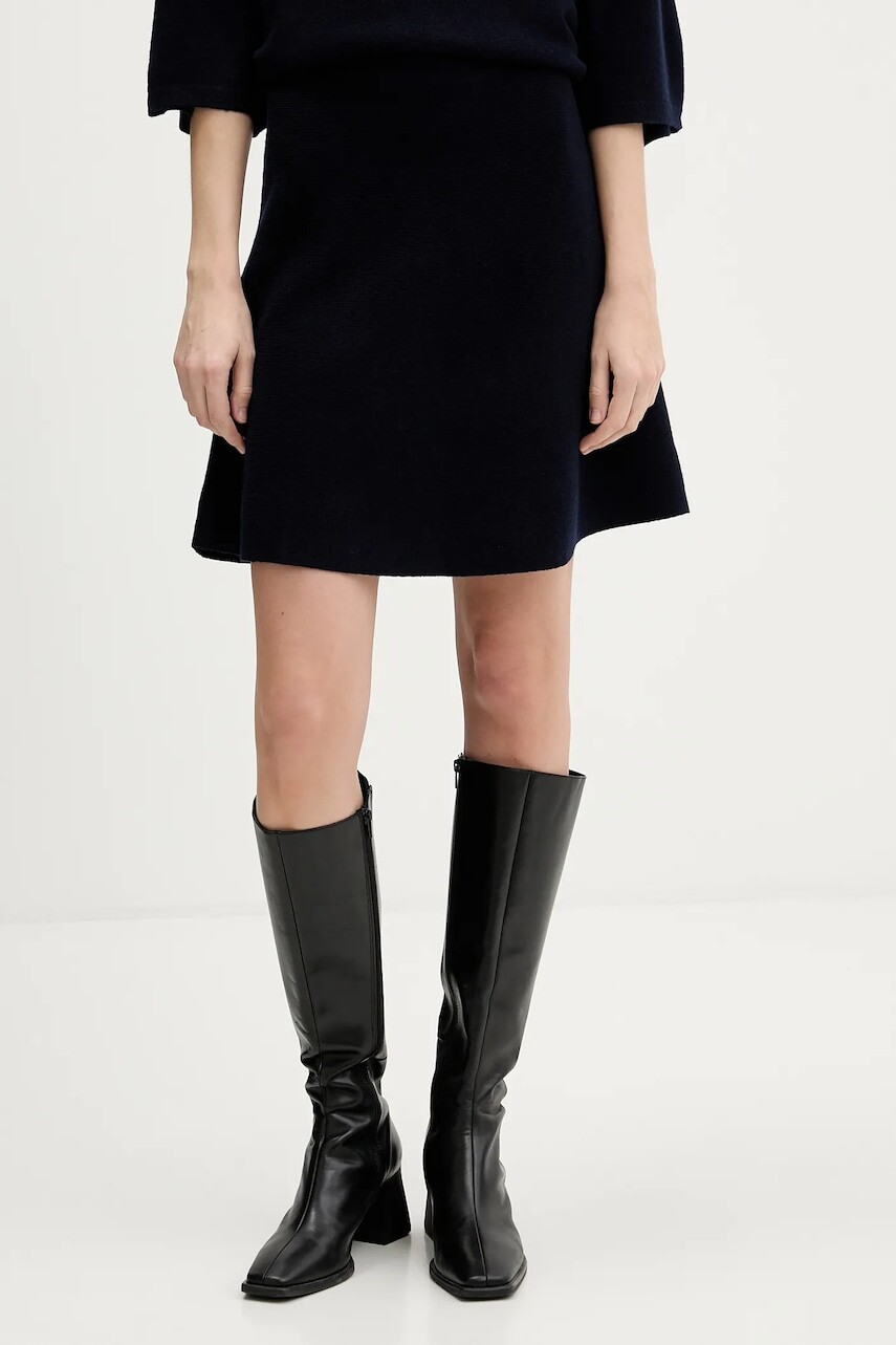 Vlnená sukňa Gestuz